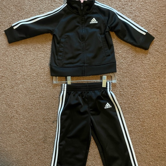 all size 3C shoes 10$ a pair size 6-12 month clothing - Picture 4 of 9